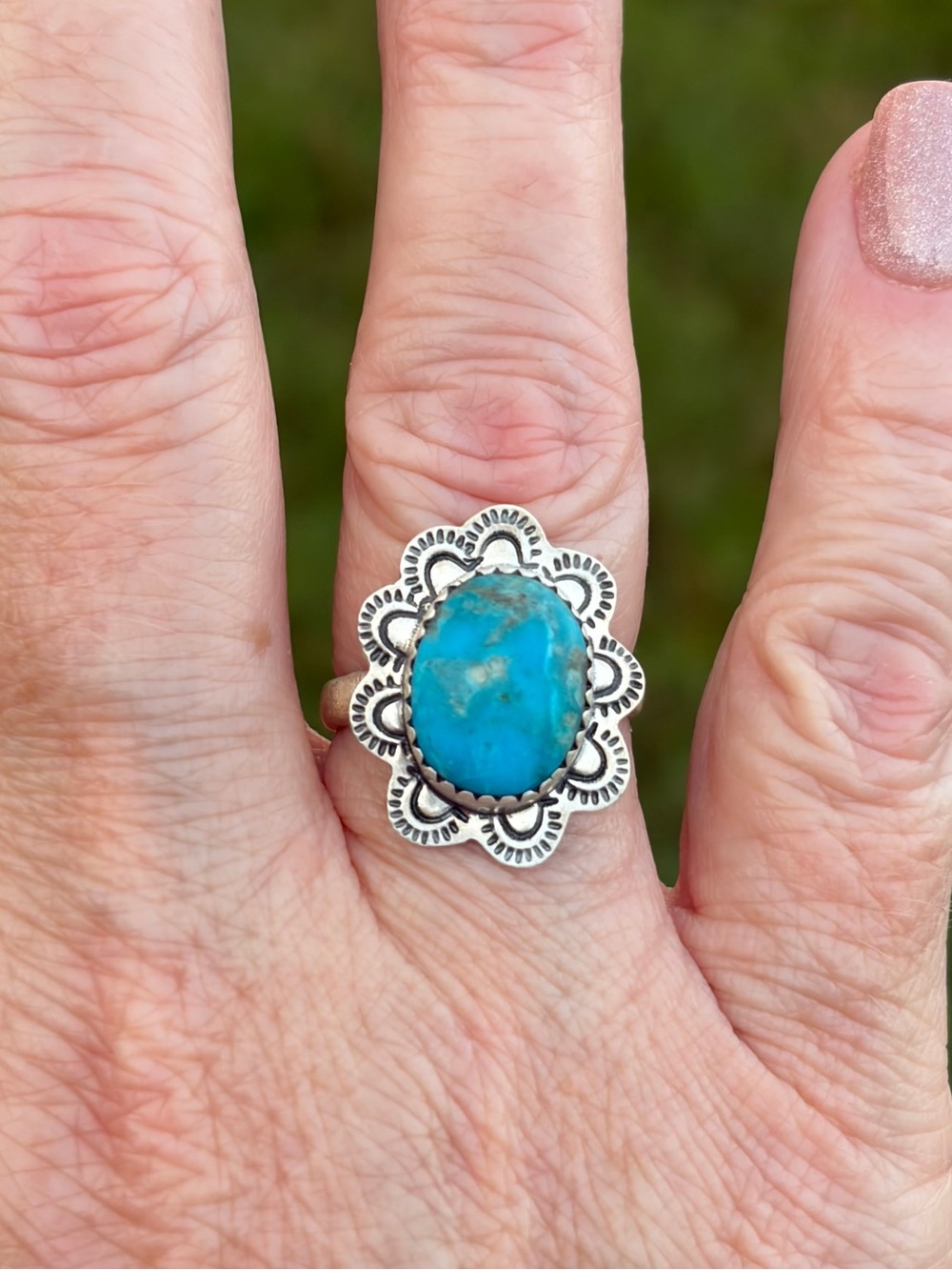 925 Sterling Silver Kingman Turquoise Oval Silver Floral Statement Ring
